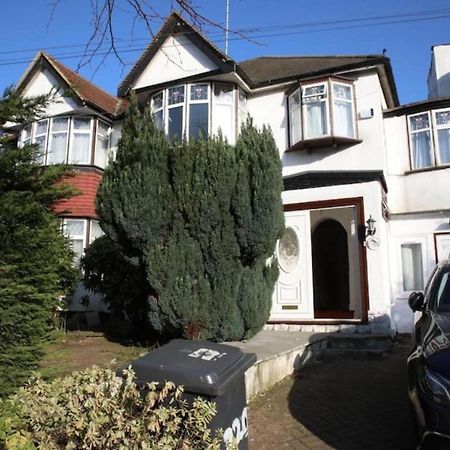 Oyo Timi Holiday Homes Londra Exterior foto