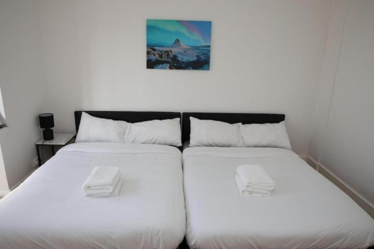 Oyo Timi Holiday Homes Londra Exterior foto