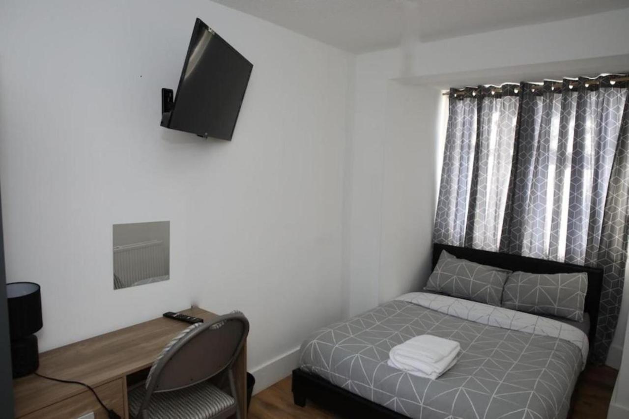 Oyo Timi Holiday Homes Londra Exterior foto