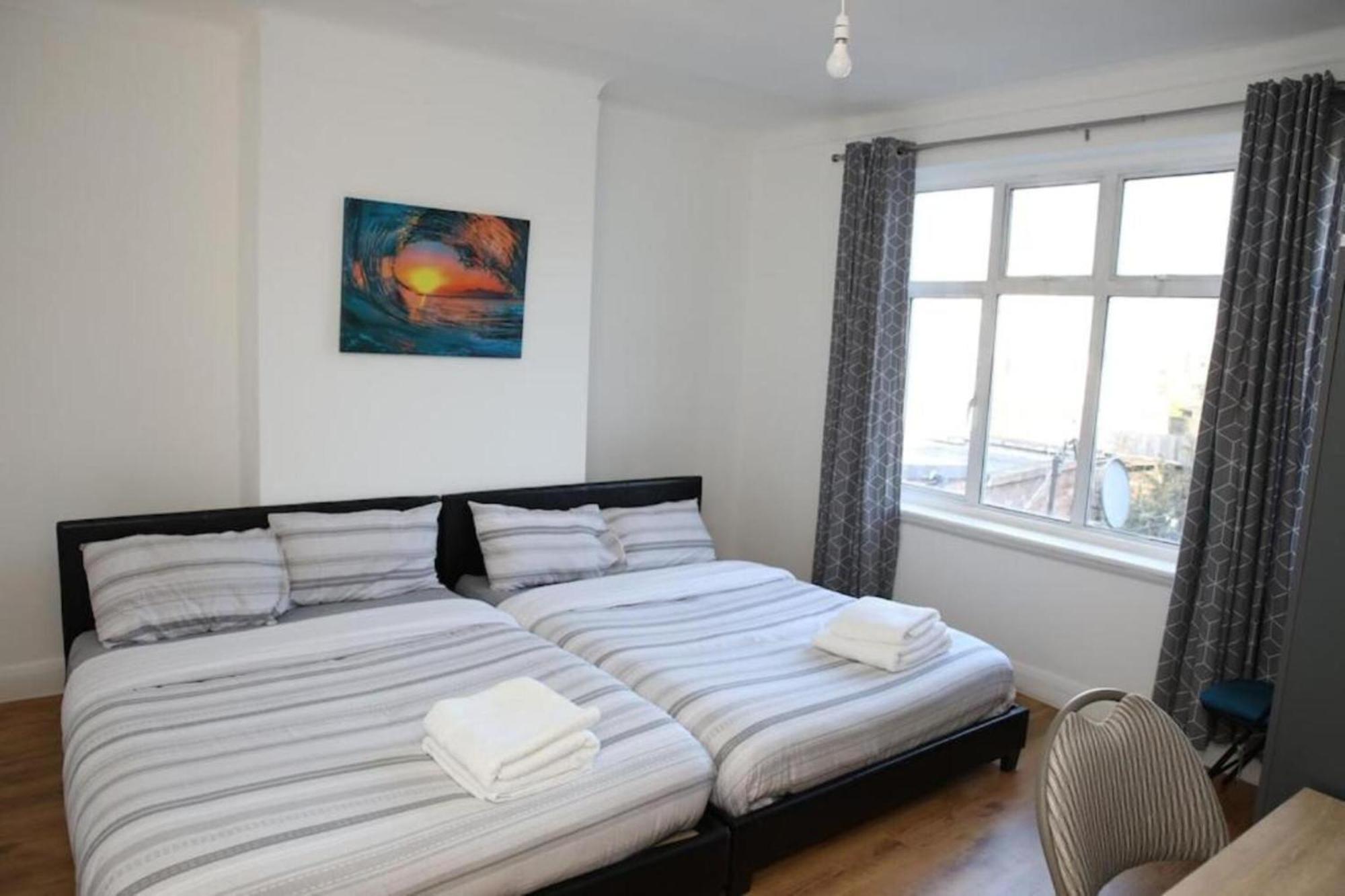 Oyo Timi Holiday Homes Londra Exterior foto
