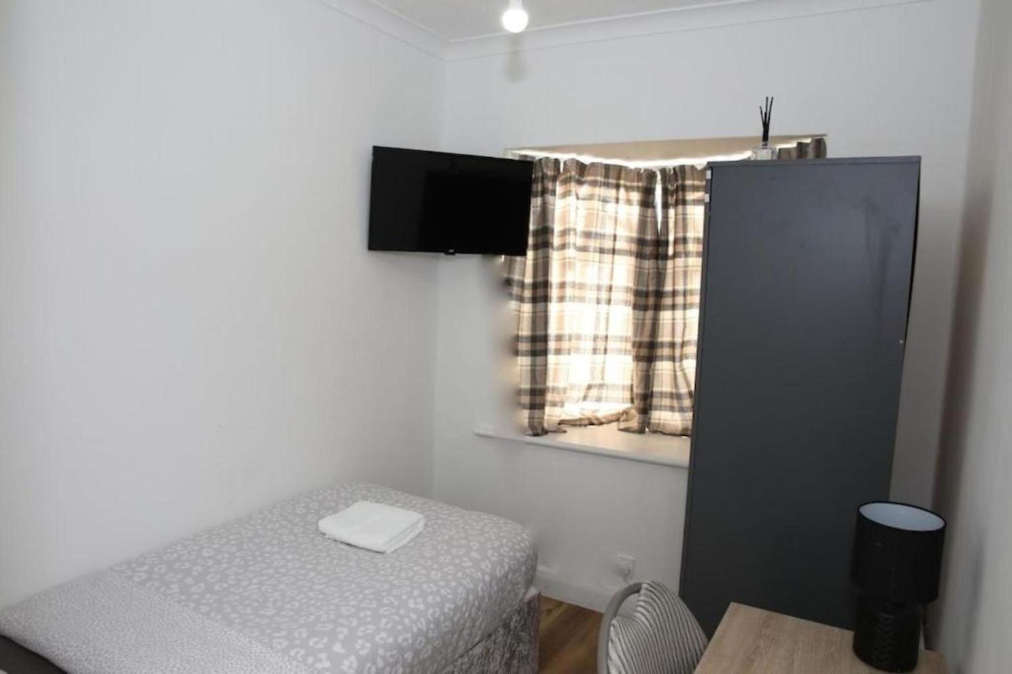 Oyo Timi Holiday Homes Londra Exterior foto