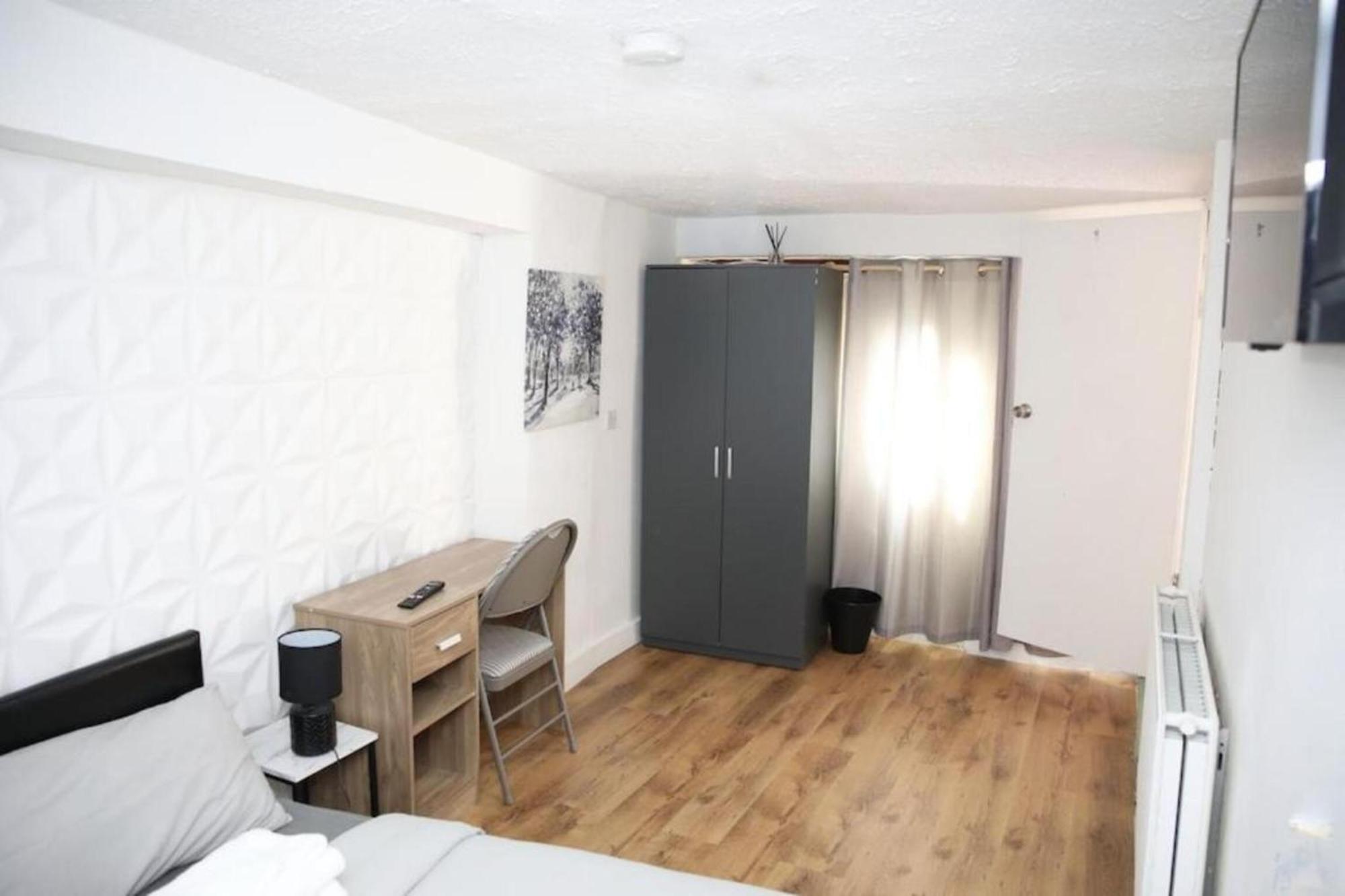Oyo Timi Holiday Homes Londra Exterior foto